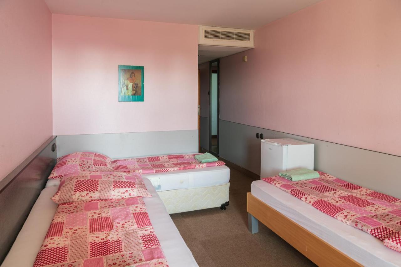 Negy Evszak Panzio Hotel Siófok